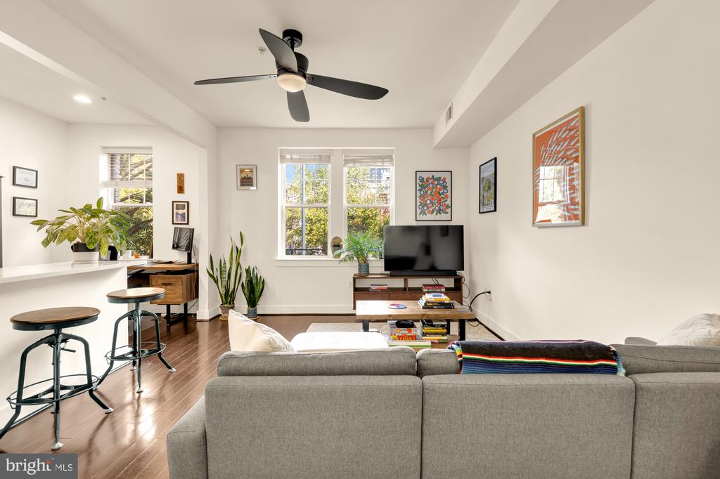 315 G STREET NE Unit: 201