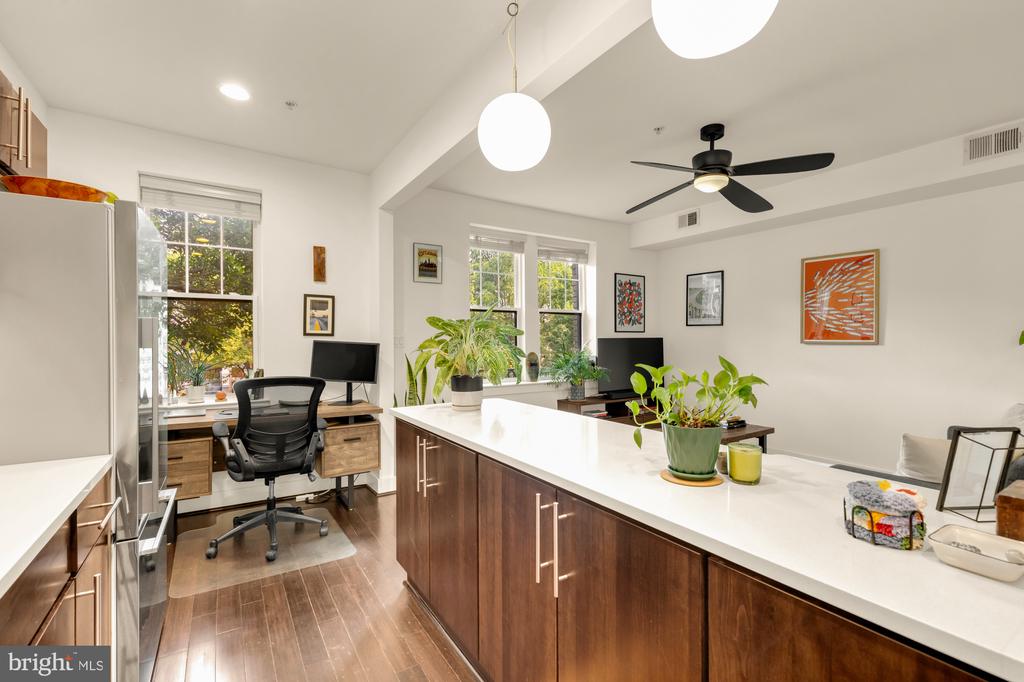 315 G STREET NE Unit: 201