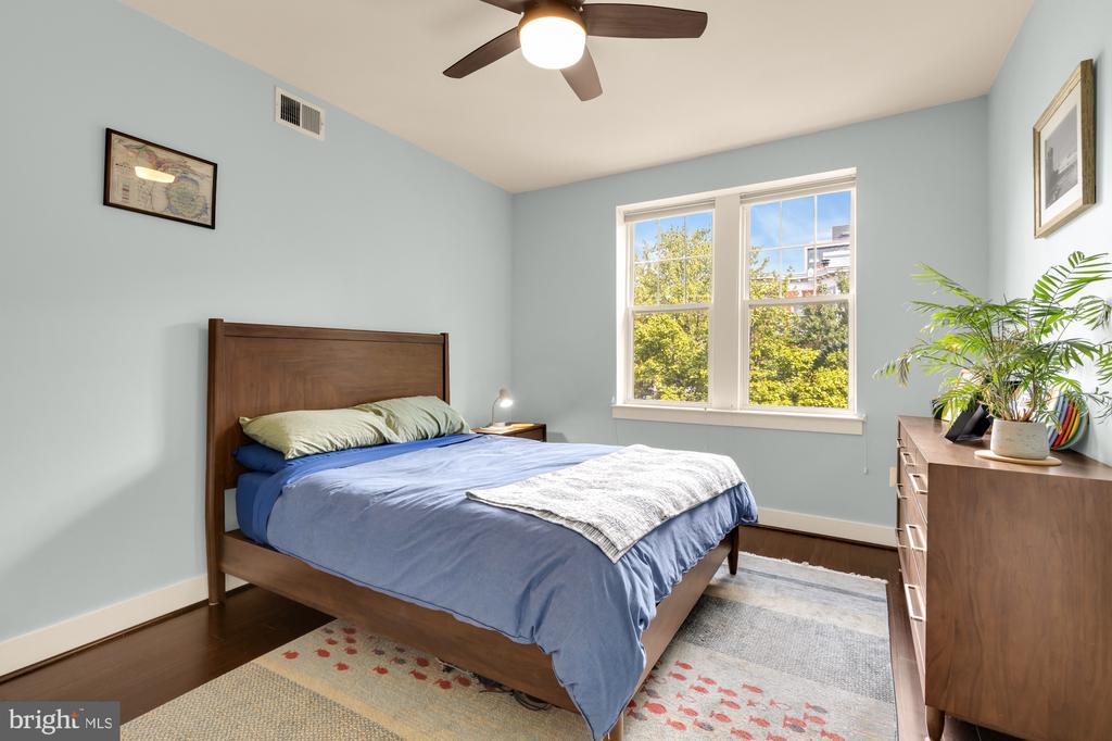 315 G STREET NE Unit: 201