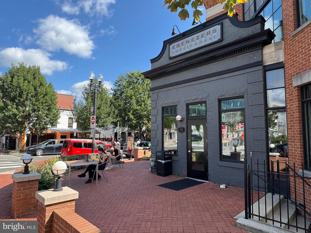 315 G STREET NE Unit: 201