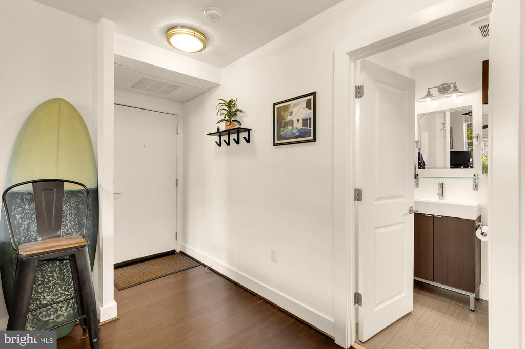 315 G STREET NE Unit: 201
