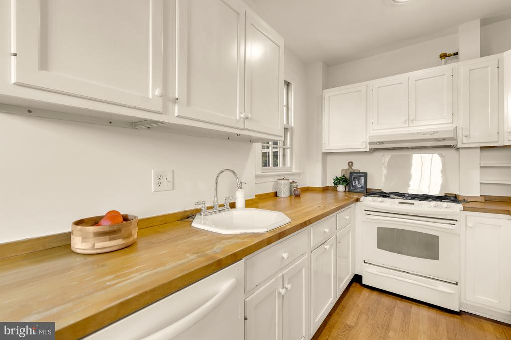 2040 BELMONT ROAD NW Unit: 606
