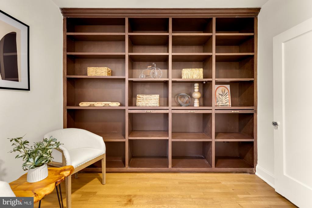 2040 BELMONT ROAD NW Unit: 606