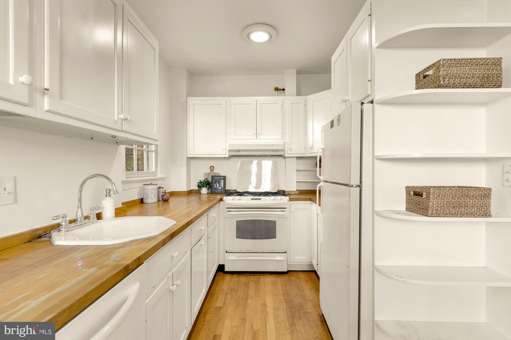 2040 BELMONT ROAD NW Unit: 606