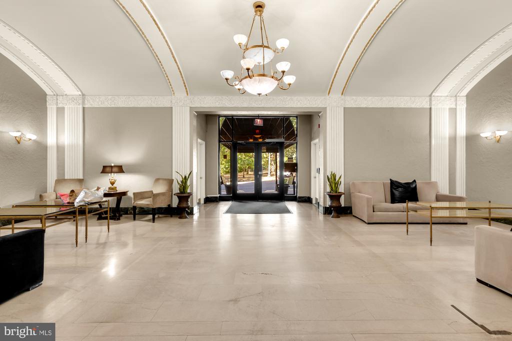 2040 BELMONT ROAD NW Unit: 606