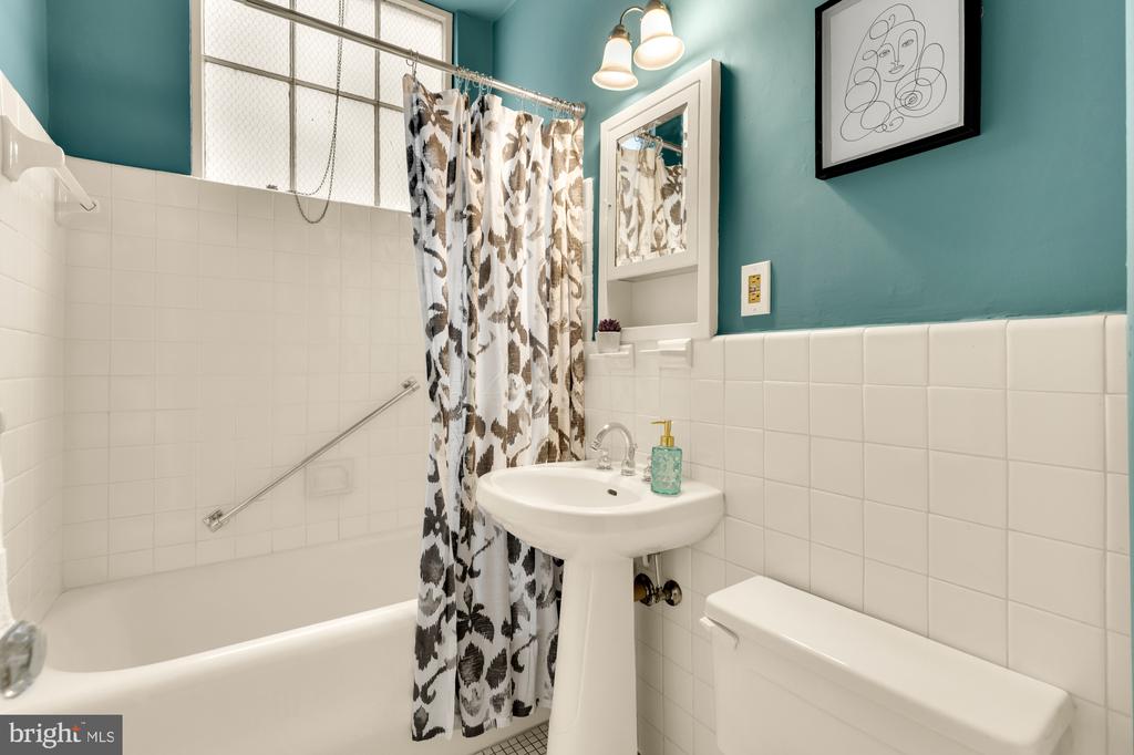 2040 BELMONT ROAD NW Unit: 606