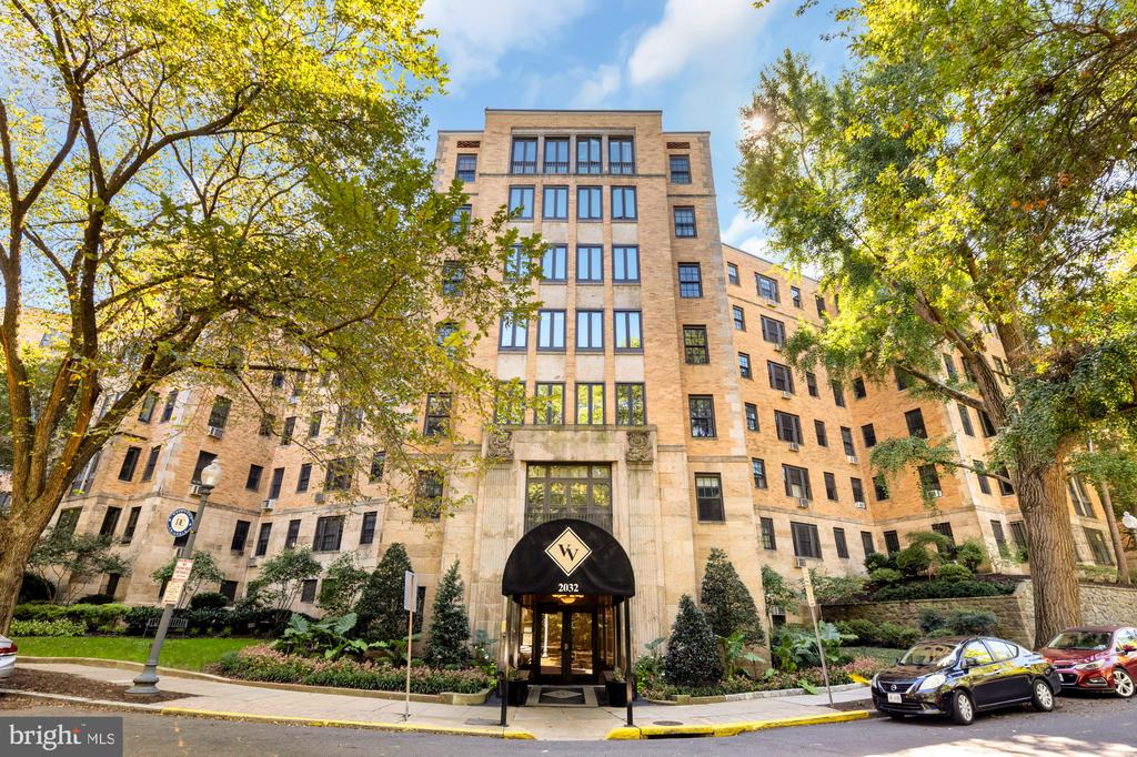 2040 BELMONT ROAD NW Unit: 606