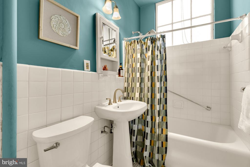 2040 BELMONT ROAD NW Unit: 606