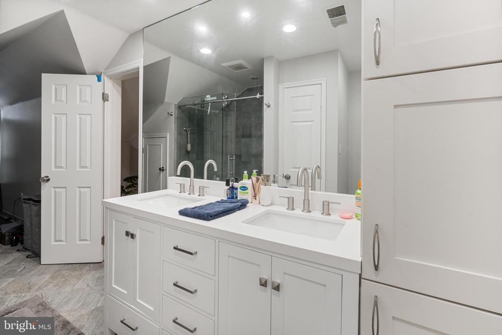 10835 LUXBERRY Unit: 29
