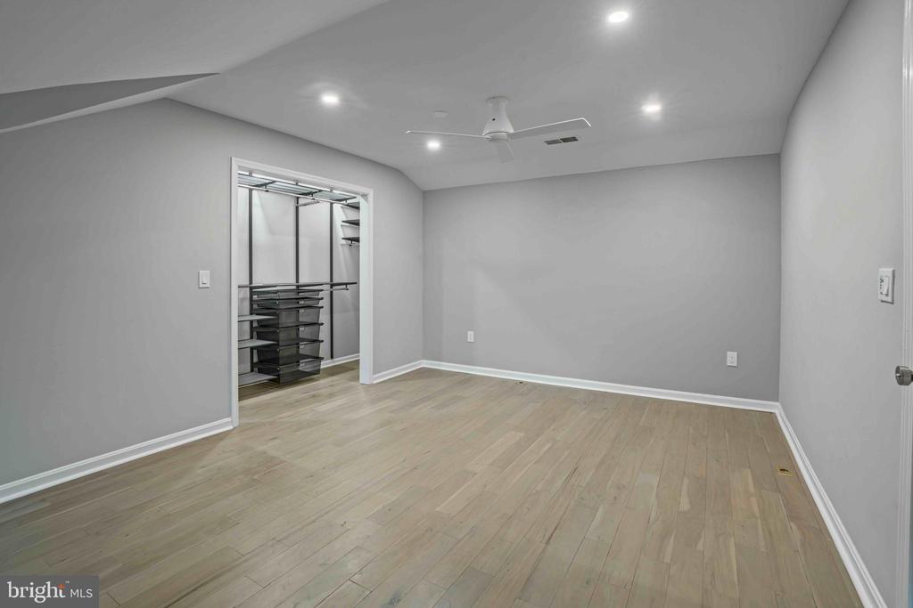 10835 LUXBERRY Unit: 29