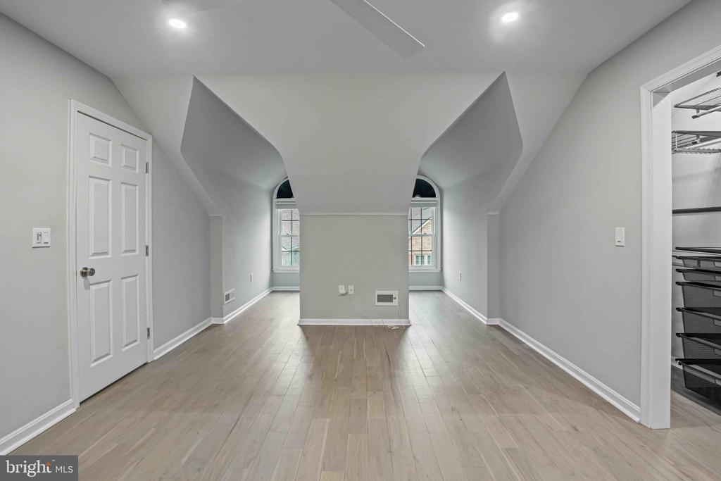 10835 LUXBERRY Unit: 29