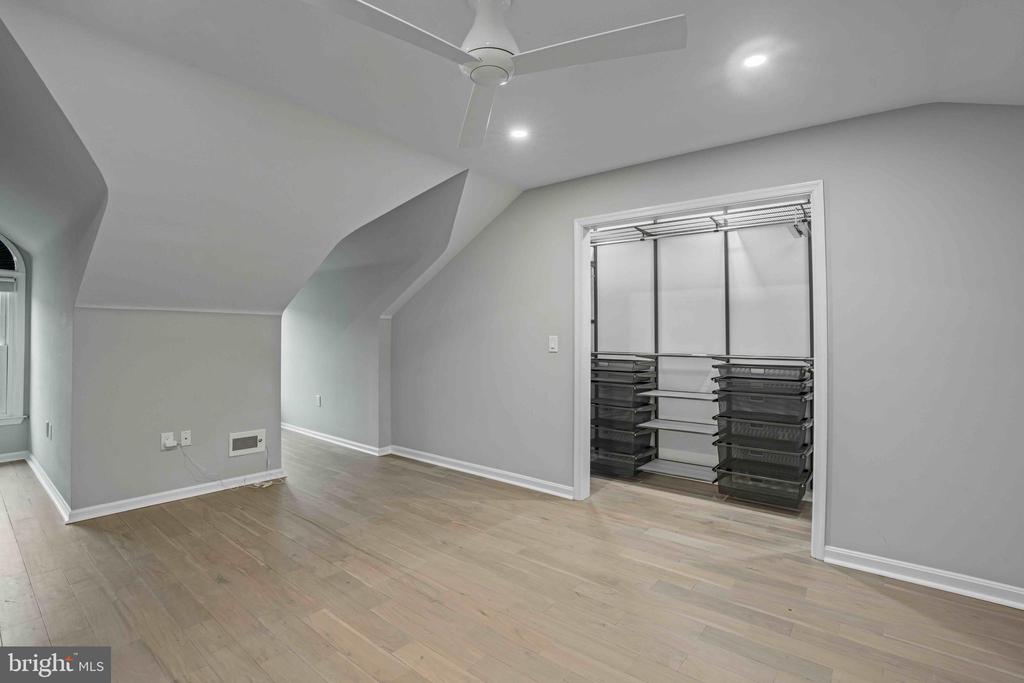 10835 LUXBERRY Unit: 29