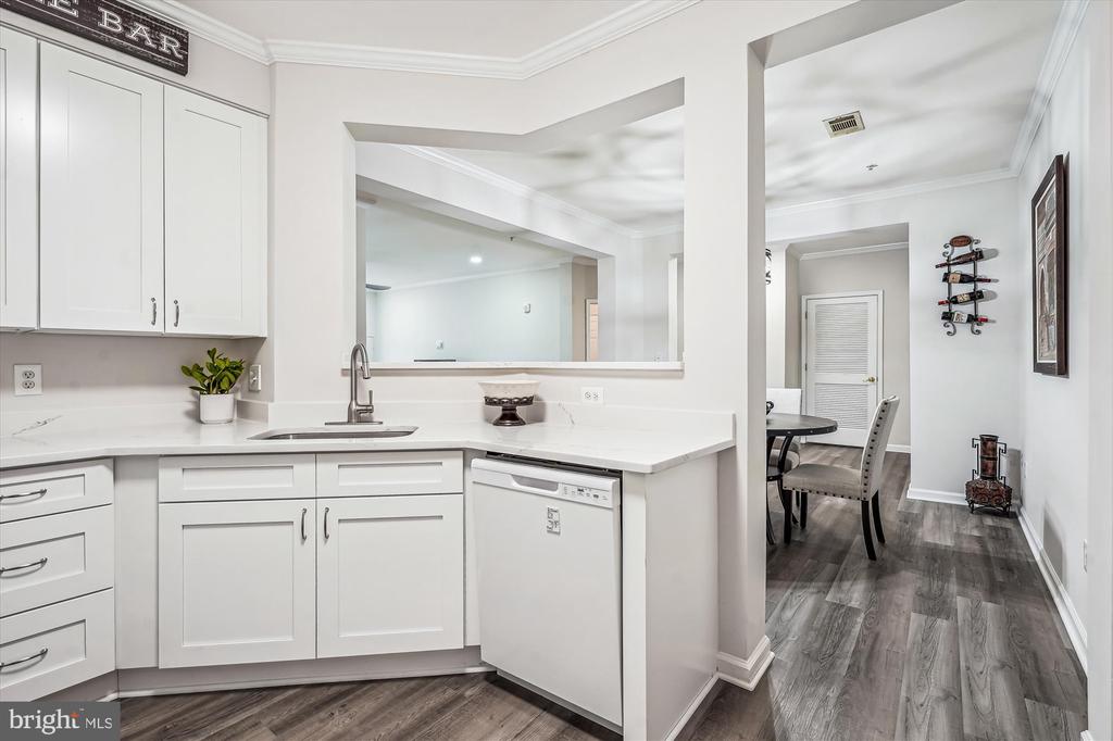 301 HIGH GABLES DRIVE Unit: 305