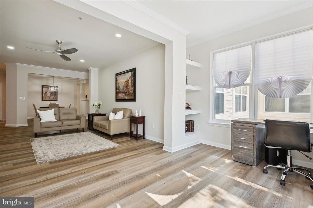 301 HIGH GABLES DRIVE Unit: 305