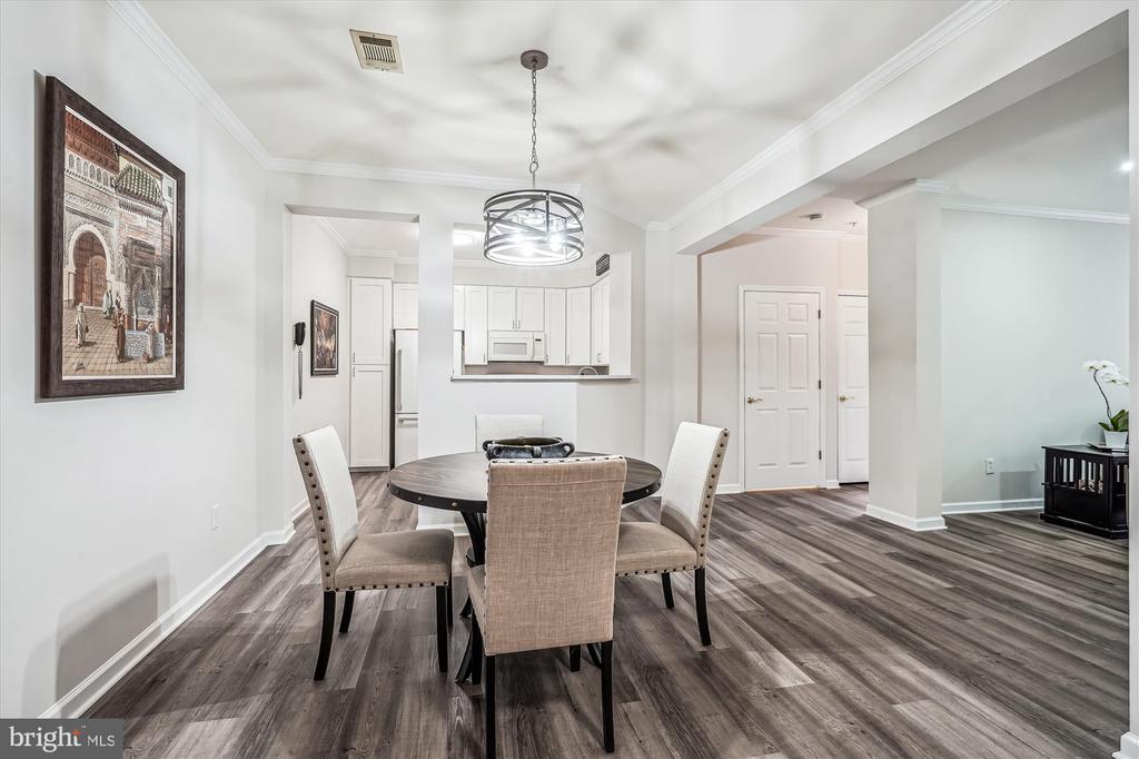 301 HIGH GABLES DRIVE Unit: 305