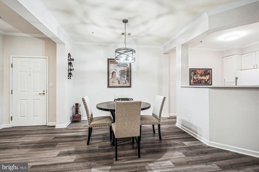 301 HIGH GABLES DRIVE Unit: 305