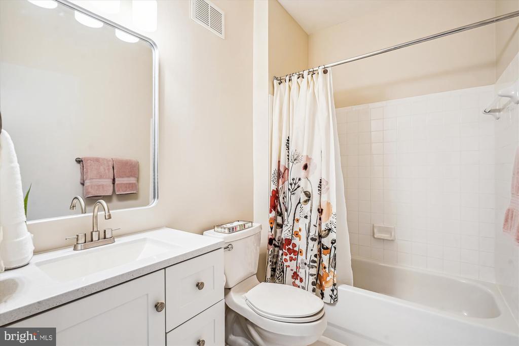 301 HIGH GABLES DRIVE Unit: 305