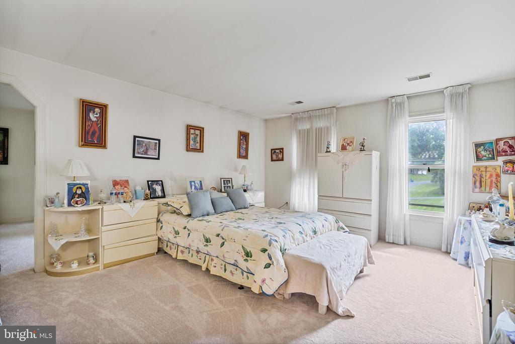15008 NOTLEY ROAD