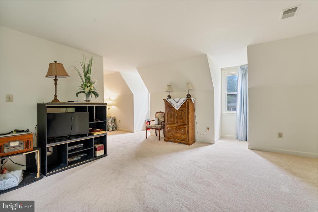 15008 NOTLEY ROAD