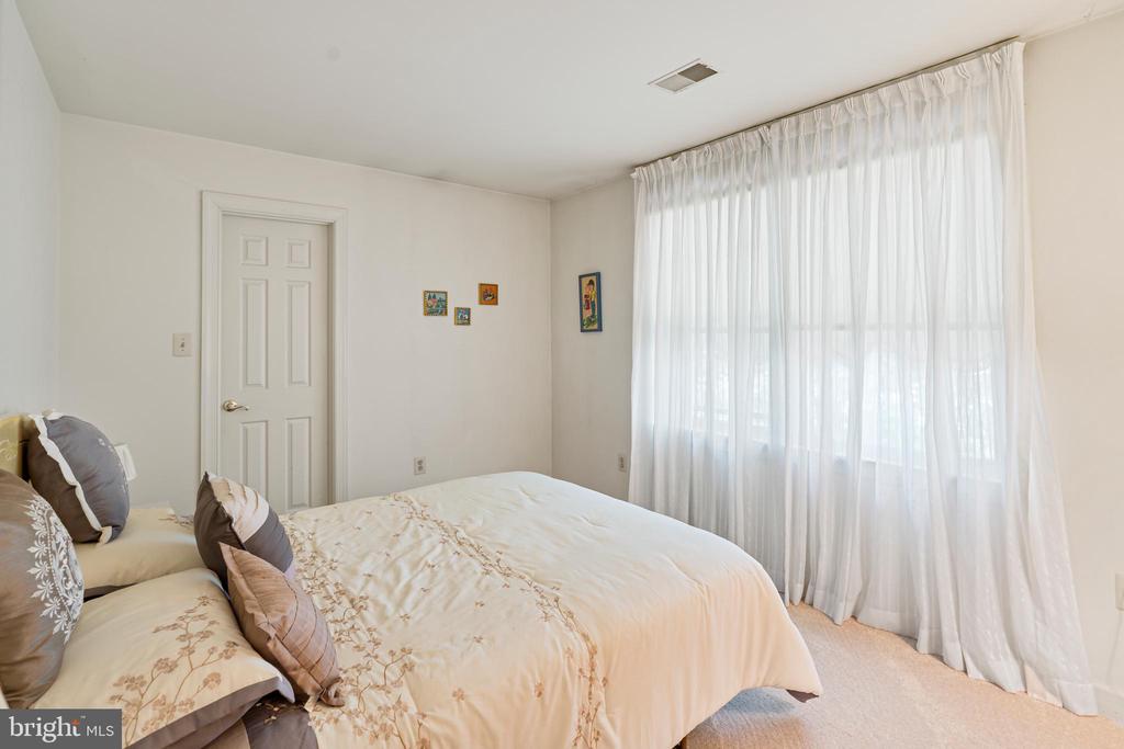 15008 NOTLEY ROAD