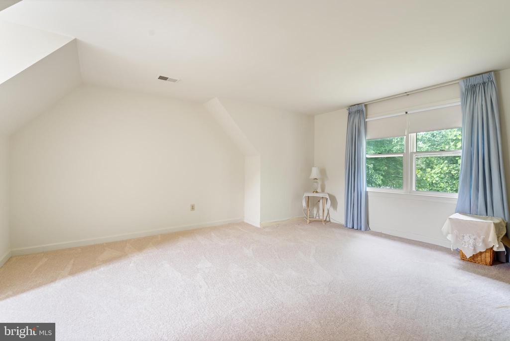 15008 NOTLEY ROAD