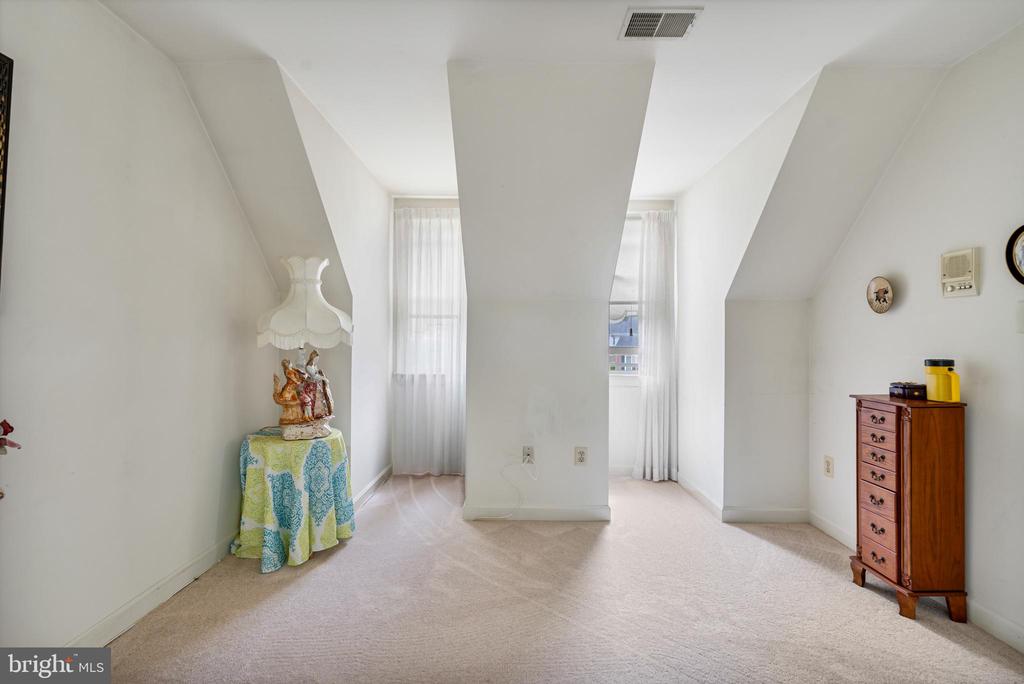 15008 NOTLEY ROAD