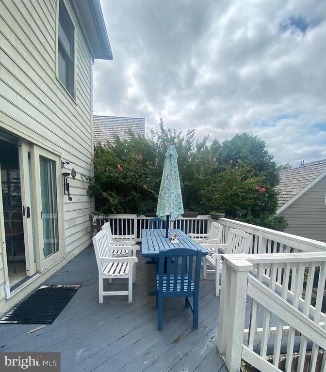 725 CHESTERTOWN STREET