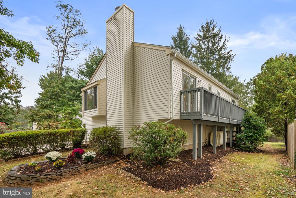 8 GLAZEBROOK COURT