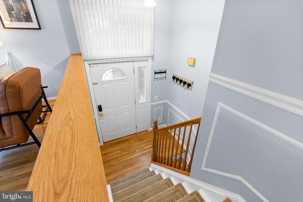 8 GLAZEBROOK COURT