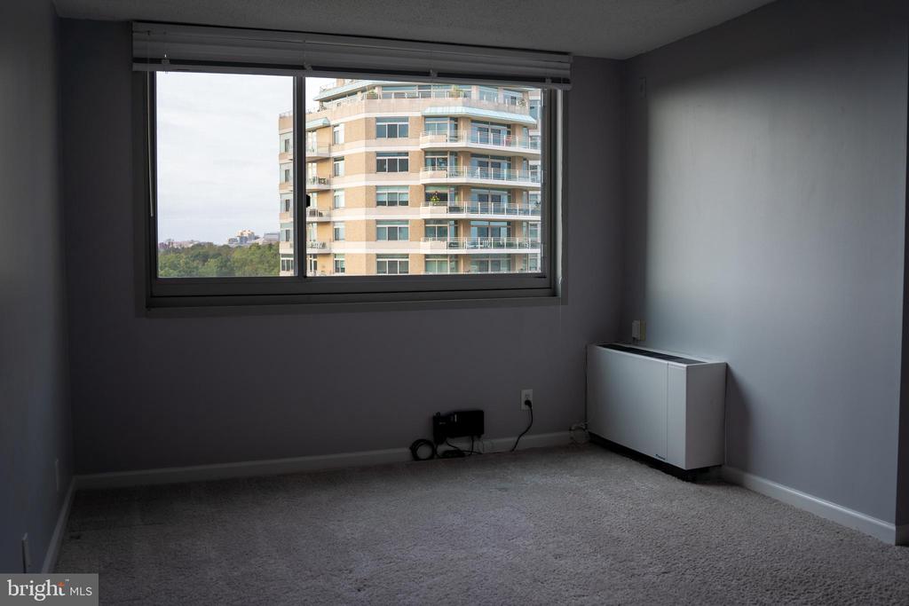 4601 N PARK AVENUE Unit: 1212