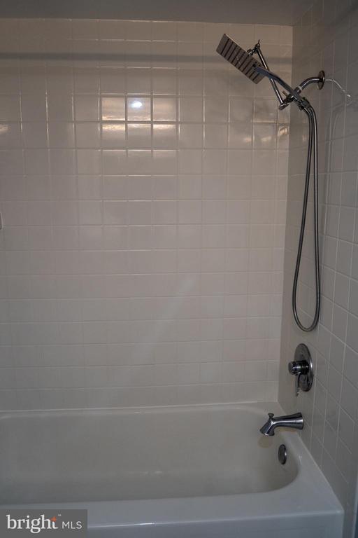 4601 N PARK AVENUE Unit: 1212