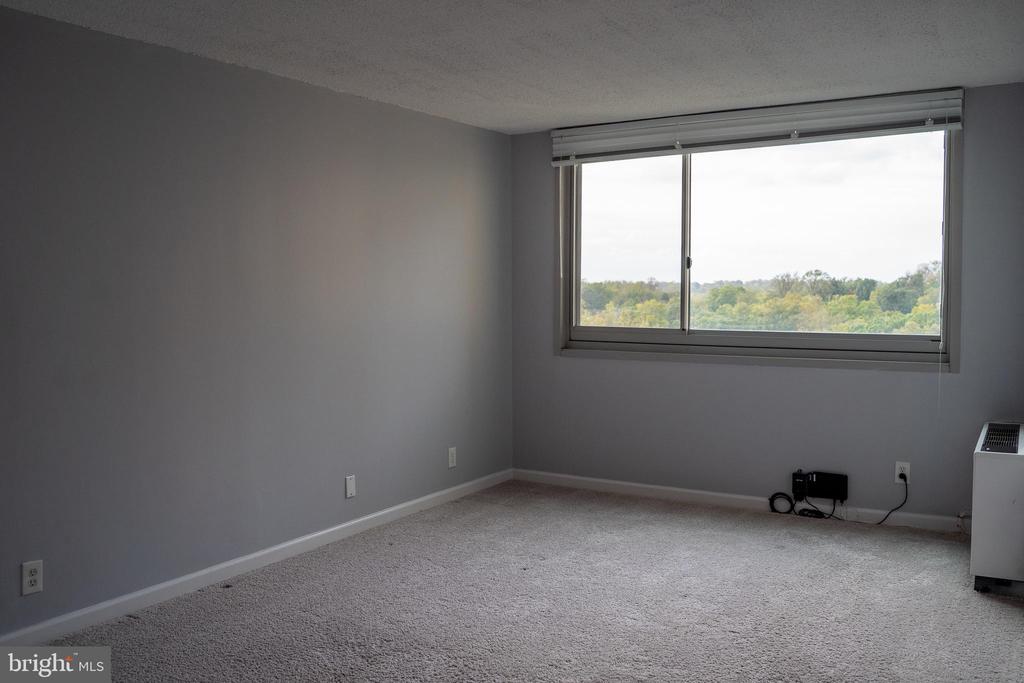 4601 N PARK AVENUE Unit: 1212