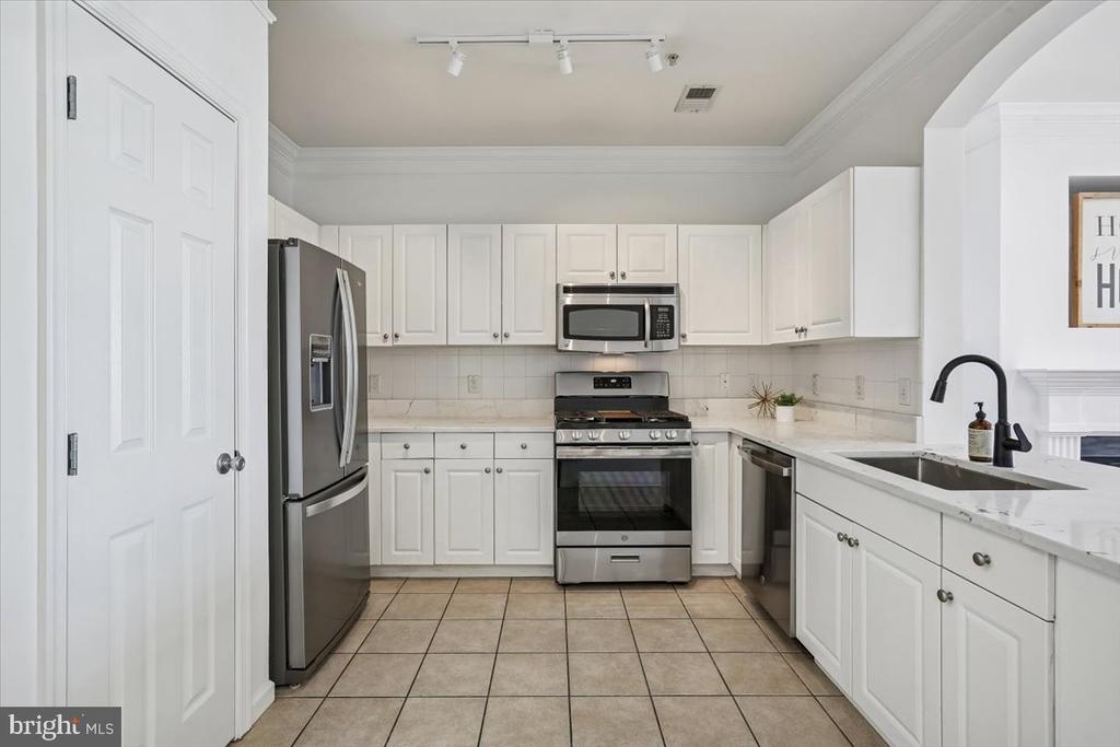 17 GRANITE PLACE Unit: 396