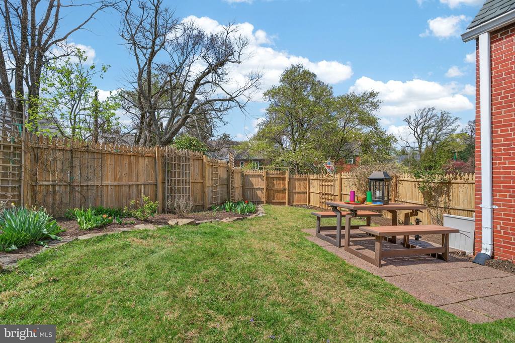 406 DALE DRIVE