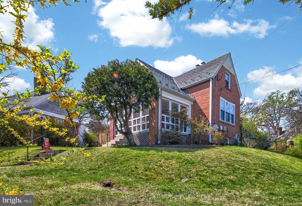 406 DALE DRIVE