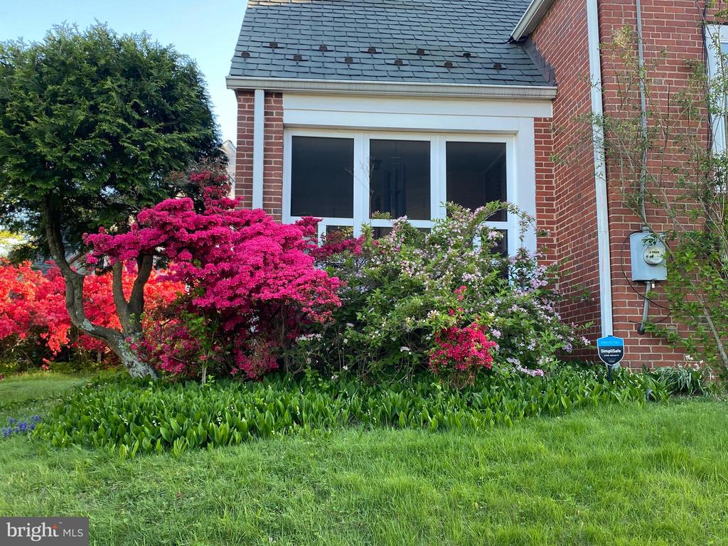 406 DALE DRIVE