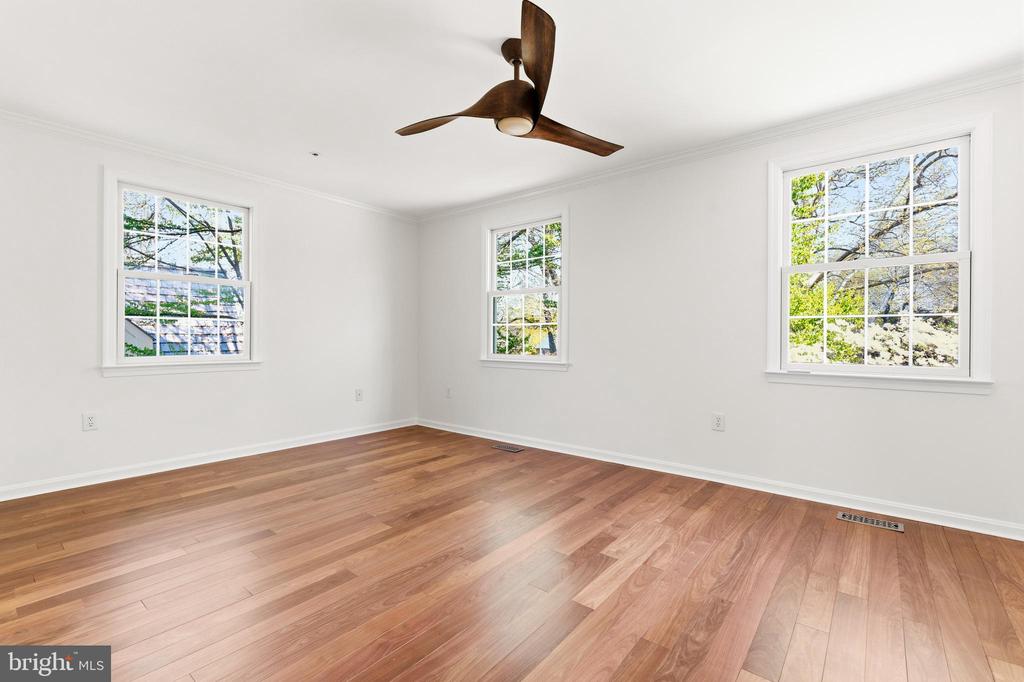 112 KENT SQUARE ROAD