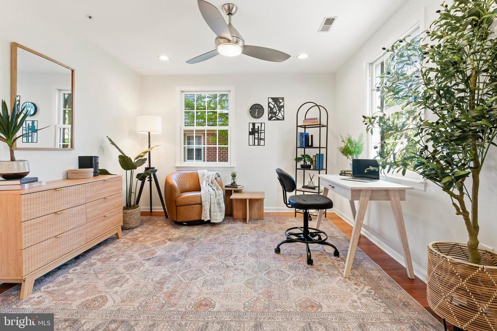 112 KENT SQUARE ROAD