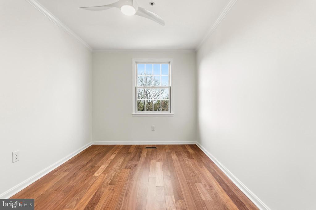 112 KENT SQUARE ROAD
