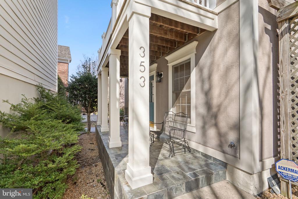 353 ALFANDRE MEWS