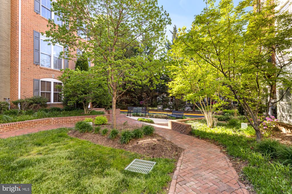 2309 GEORGIA VILLAGE WAY