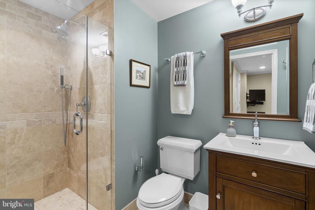 3 KENT GARDENS CIRCLE
