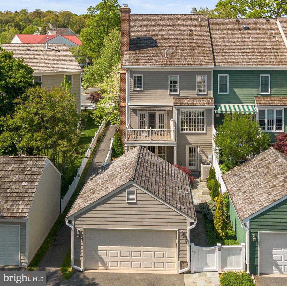 3 KENT GARDENS CIRCLE
