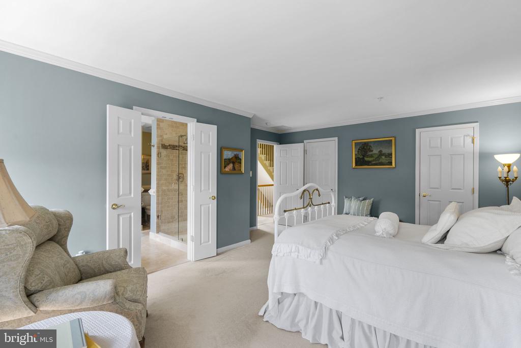 3 KENT GARDENS CIRCLE
