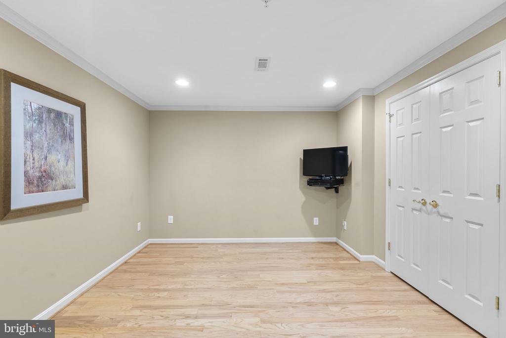 3 KENT GARDENS CIRCLE