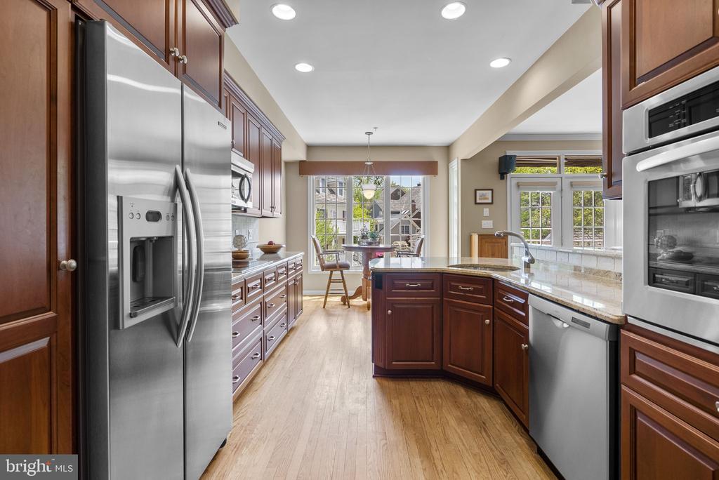 3 KENT GARDENS CIRCLE