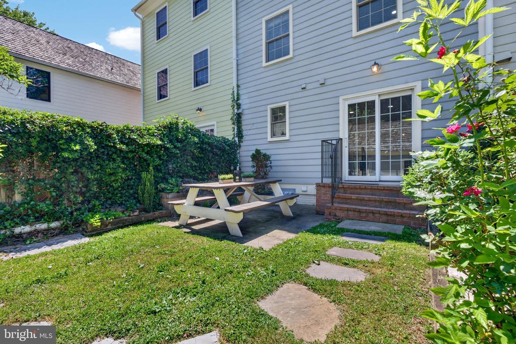 211 FIREHOUSE LANE