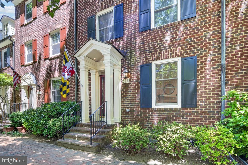211 FIREHOUSE LANE