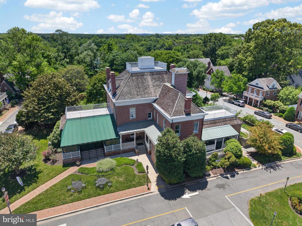 211 FIREHOUSE LANE