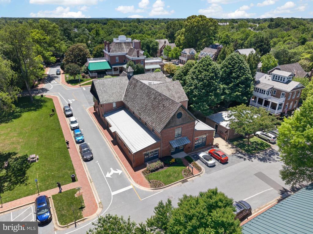 211 FIREHOUSE LANE